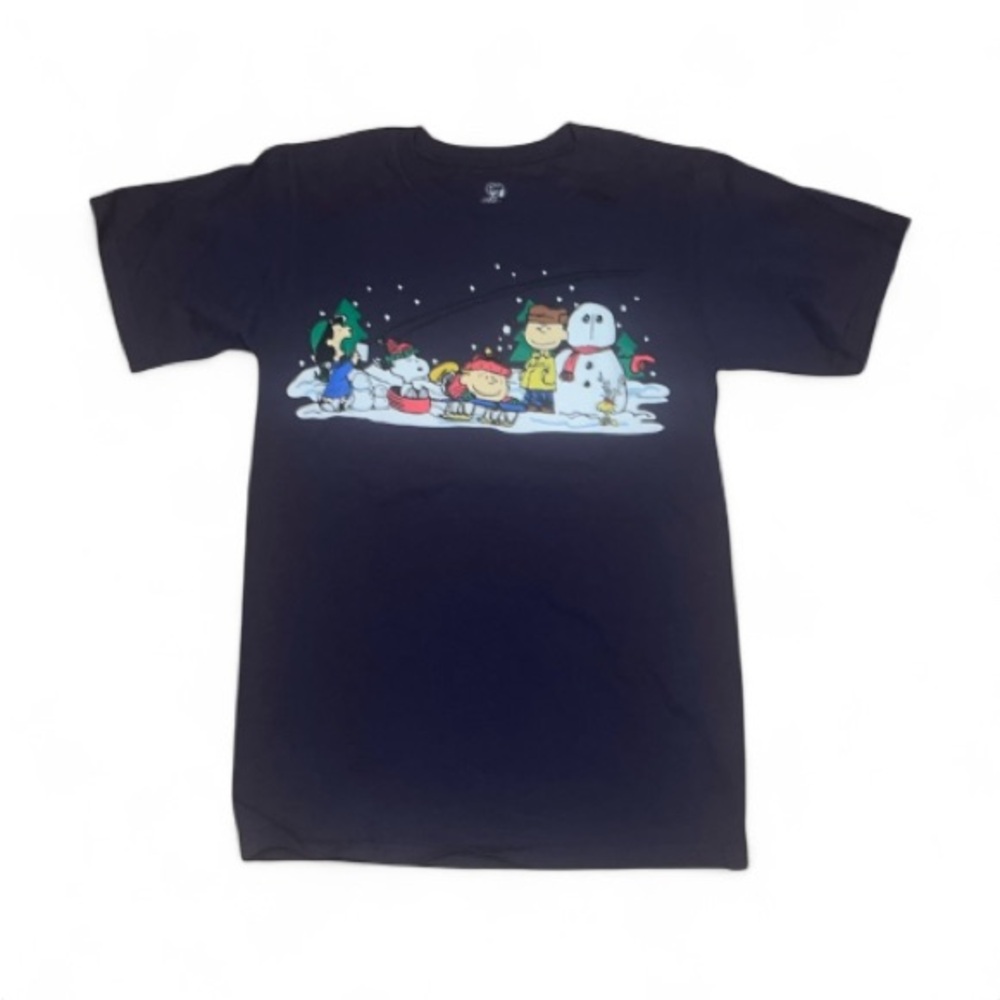 Peanuts Winter Short Sleeve Tee Shirt- Size Small